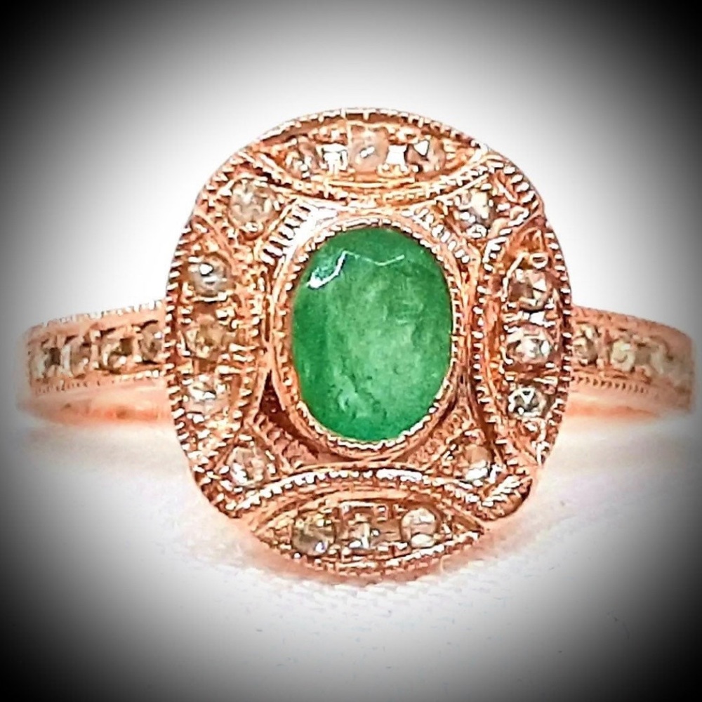 New Genuine .80ctw Emerald & Diamonds Size: 7!